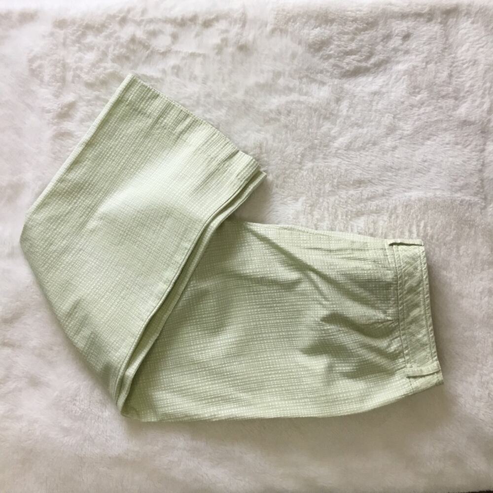 Ann Taylor Green Pattern Crop Pants - Picture 8 of 9